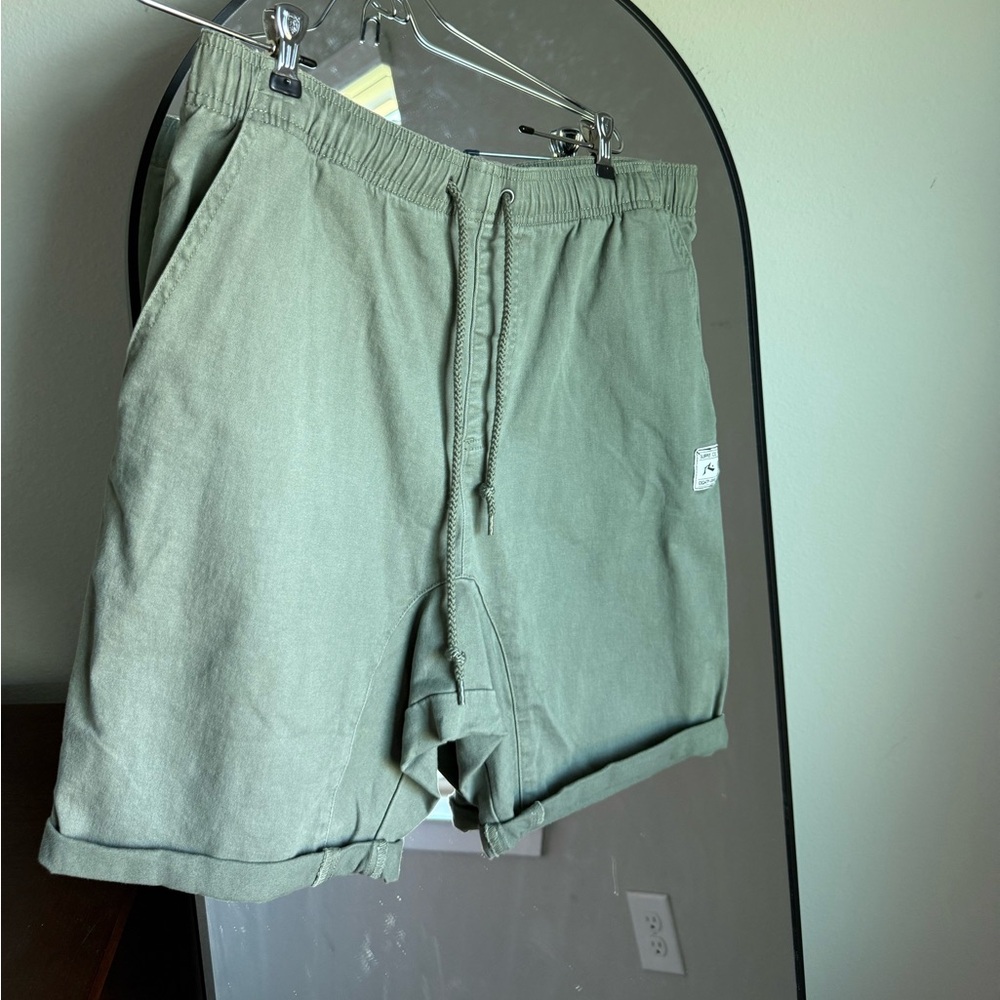 Men Shorts NWOT Olive Green RUSTY Size 36